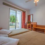 Pyli Bay مارماري